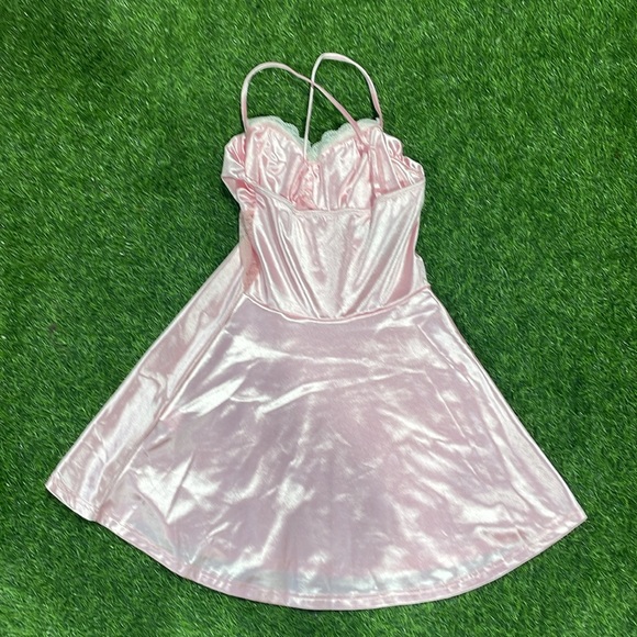 Pink satin negligee with lace trim and lace side detail. - Picture 2 of 6